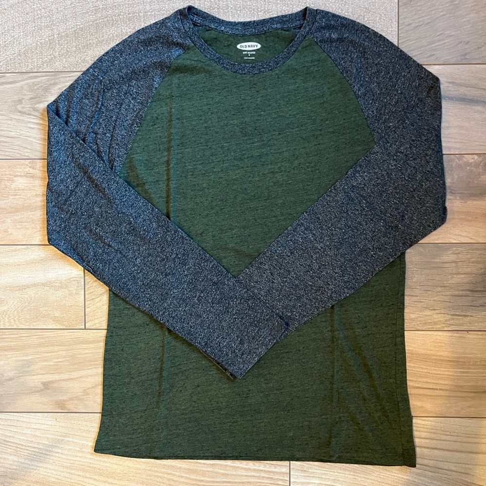 Old Navy - men’s long sleeve (small)